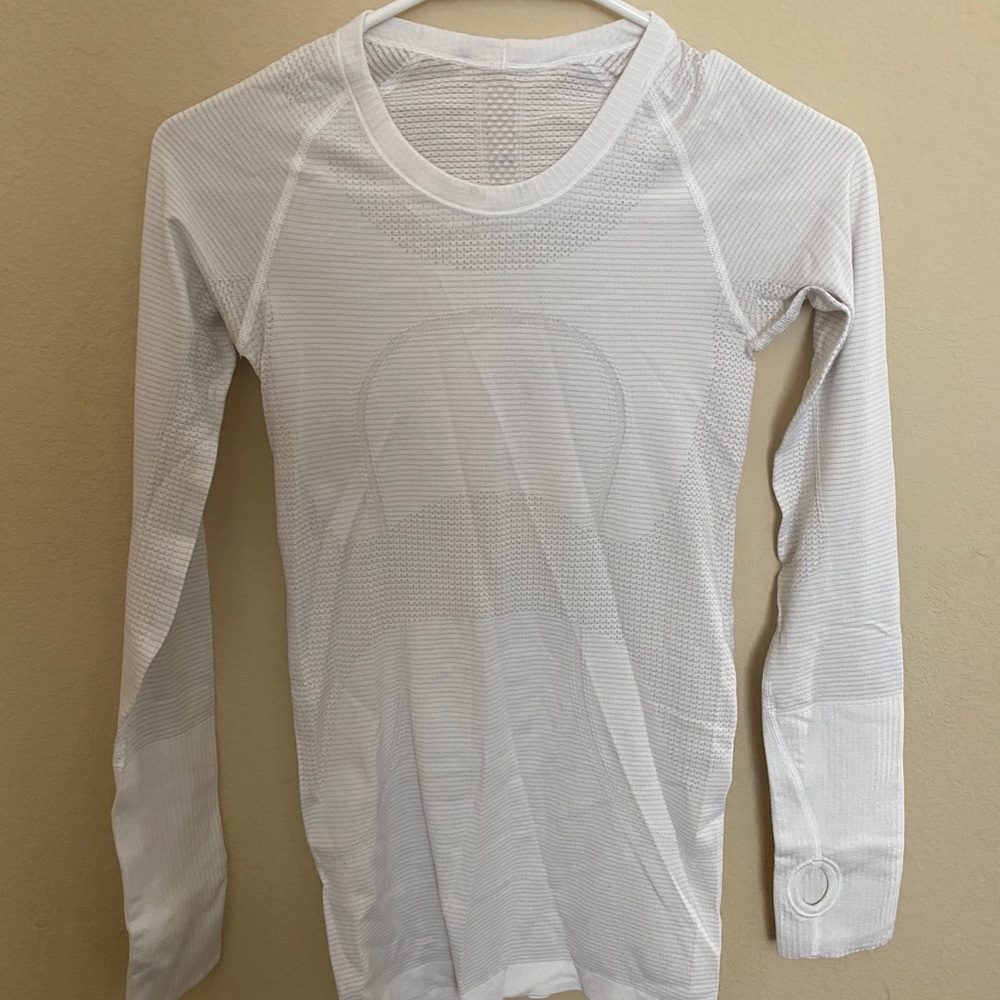 Lululemon Swiftly Tech Long Sleeve